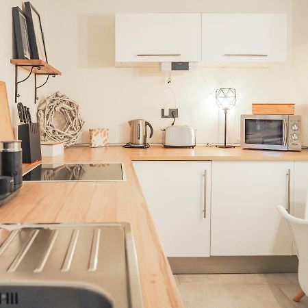 Stylische Wohnung In Ruhiger Lage, Sehr Messenah Laatzen ภายนอก รูปภาพ