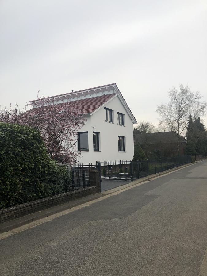 Stylische Wohnung In Ruhiger Lage, Sehr Messenah Laatzen ภายนอก รูปภาพ